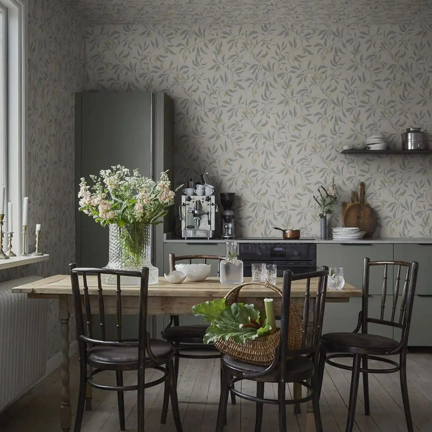 Vinnie Olive Wallpaper Pattern Roll - Sage Green Classic - Modern